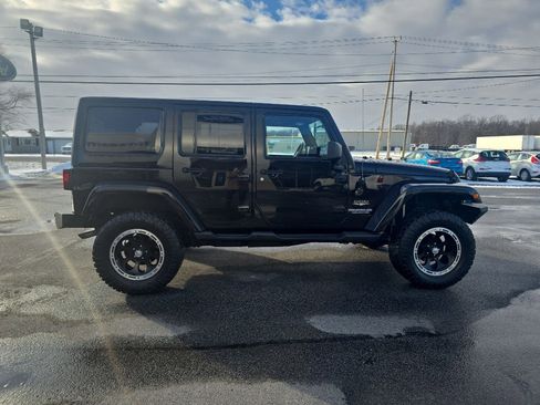Used 2012 Jeep Wrangler Unlimited Sahara w/ Dual Top Group image 6