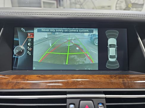 Used 2013 BMW 750Li image 24