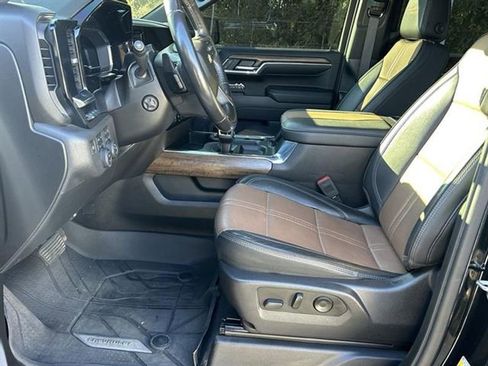 Used 2023 Chevrolet Silverado 1500 High Country w/ Technology Package image 14