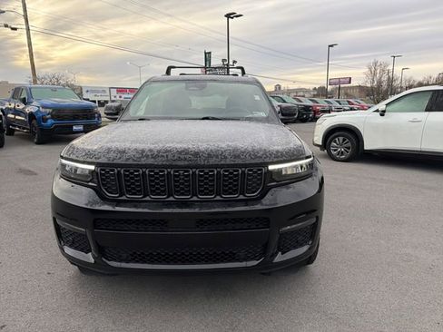 Used 2025 Jeep Grand Cherokee L Summit AWD/4WD image 2