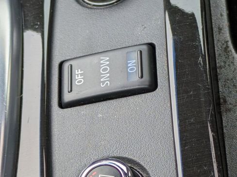 Used 2017 INFINITI QX70 2WD w/ Premium Package image 25