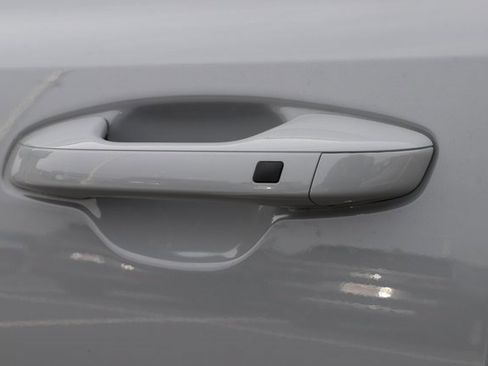 Used 2023 Kia Sorento SX image 10