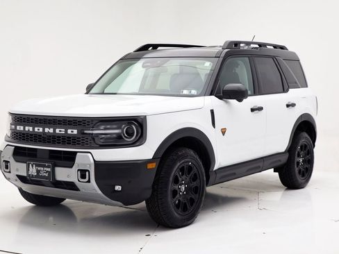 Used 2025 Ford Bronco Sport Badlands image 2