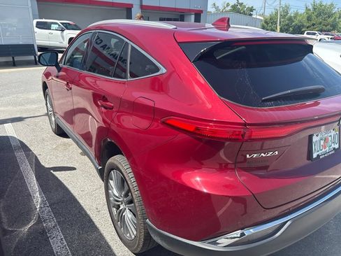 Used 2023 Toyota Venza Limited AWD/4WD image 17