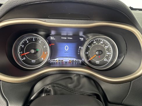 Used 2015 Jeep Cherokee Limited w/ Luxury Group image 29