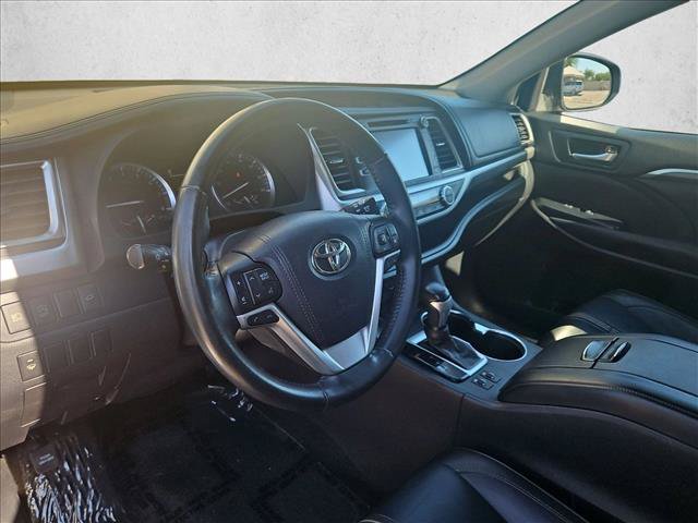 Used 2018 Toyota Highlander SE AWD/4WD image 10