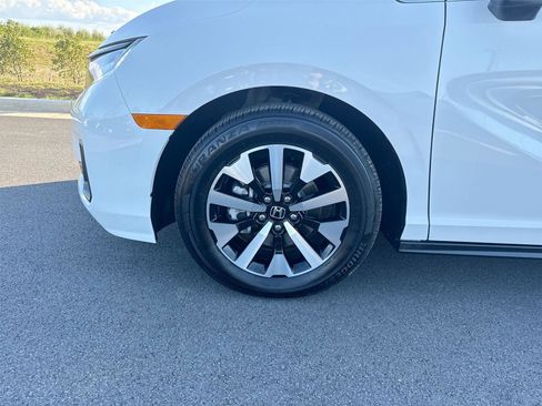Certified 2026 Honda Odyssey EX-L image 10