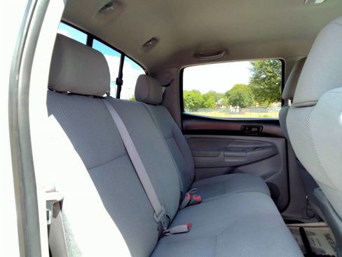 Used 2011 Toyota Tacoma PreRunner w/ TRD Sport Pkg image 24