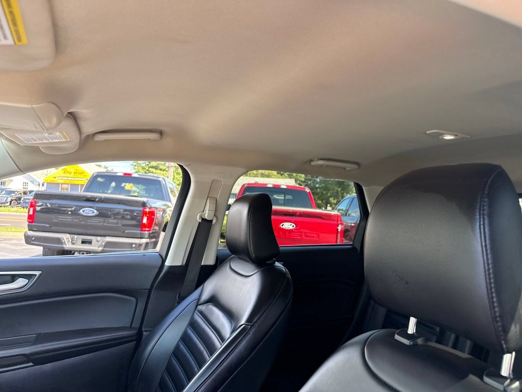 Used 2024 Ford Edge SEL AWD/4WD image 23