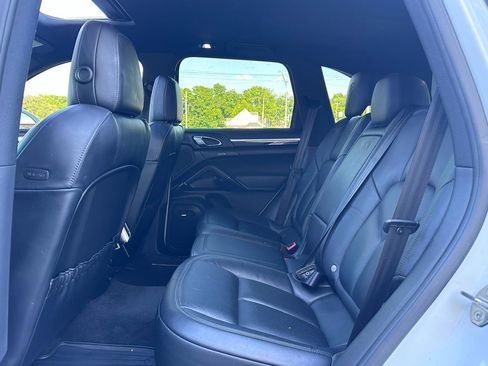 Used 2016 Porsche Cayenne AWD/4WD image 13
