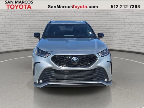 Used 2025 Toyota Highlander XSE image 2