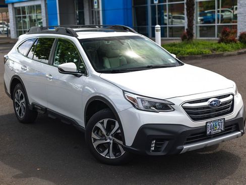 Used 2022 Subaru Outback Limited AWD/4WD image 2