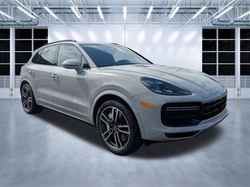 Used 2021 Porsche Cayenne Turbo AWD/4WD image 2