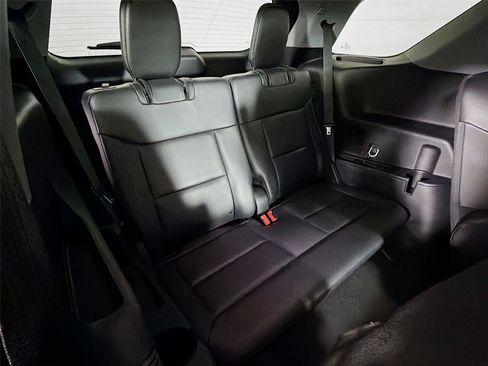 Used 2023 Ford Explorer XLT w/ Equipment Group 202A image 25