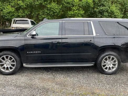 Used 2015 Chevrolet Suburban LTZ AWD/4WD image 4
