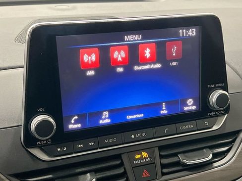 Used 2024 Nissan Altima 2.5 SV FWD image 30