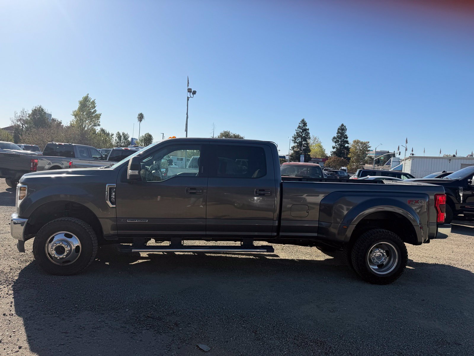 Used 2019 Ford F350 Lariat w/ Lariat Ultimate Package AWD/4WD image 2