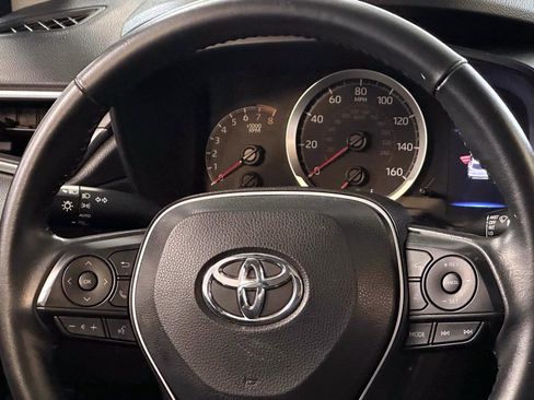 Used 2022 Toyota Corolla Cross LE w/ Moonroof Package AWD/4WD image 20