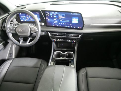 Used 2024 Chevrolet Traverse LT w/ Midnight/Sport Edition AWD/4WD image 10