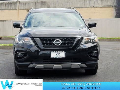Used 2019 Nissan Pathfinder SL AWD/4WD image 2