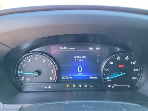 Used 2022 Ford Explorer XLT w/ Equipment Group 202A AWD/4WD image 18