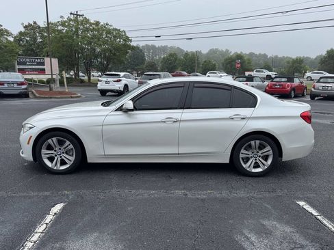 Used 2017 BMW 330i Sedan w/ Premium Package RWD image 3
