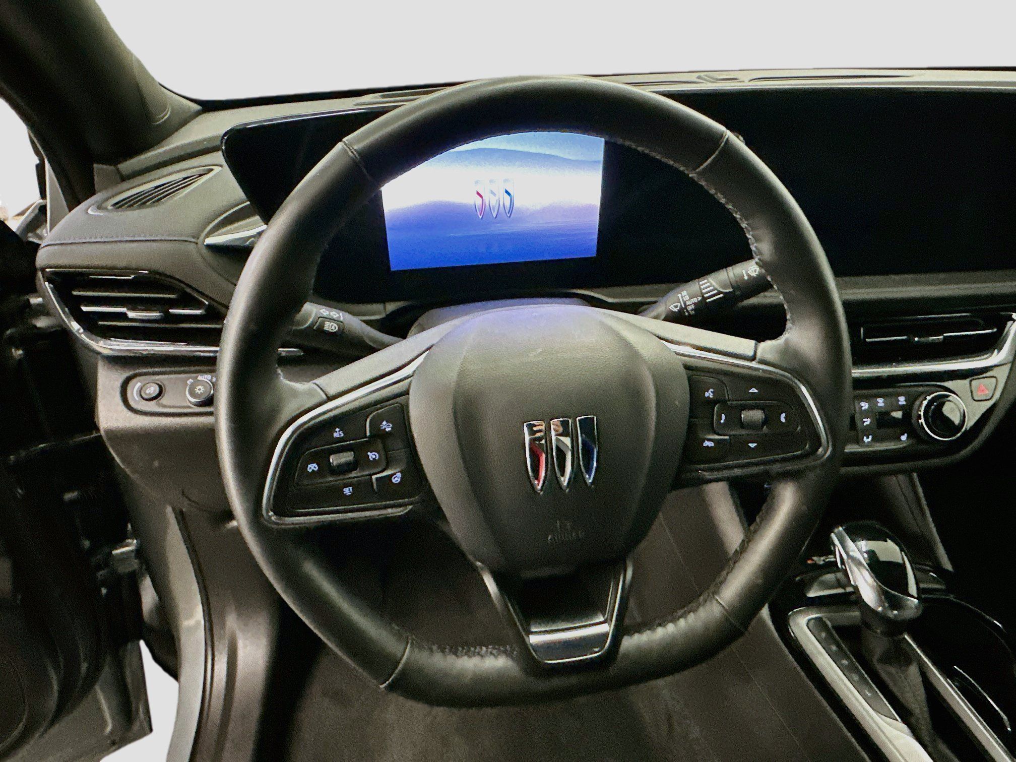 Used 2025 Buick Envista Sport Touring w/ Convenience I Package FWD image 18