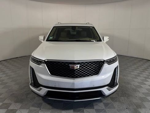 Certified 2024 Cadillac XT6 Premium Luxury w/ Platinum Package FWD image 18