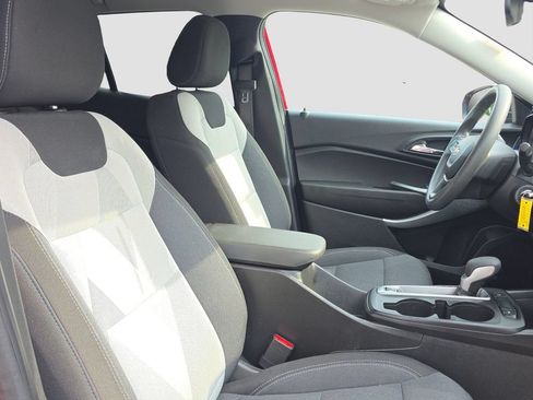 Used 2026 Chevrolet Trax LS FWD image 20