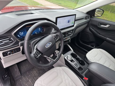 Used 2023 Ford Escape Platinum w/ Premium Technology Package image 12