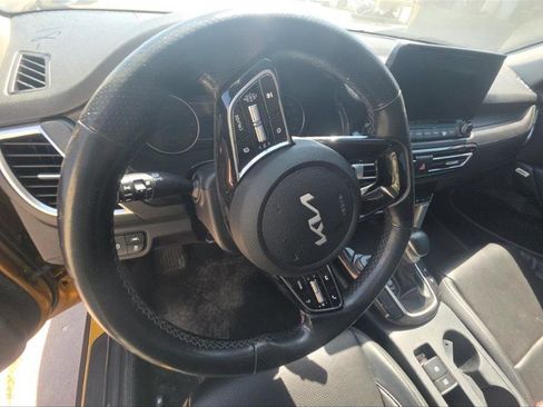 Used 2022 Kia Seltos SX w/ Sunroof Package image 4