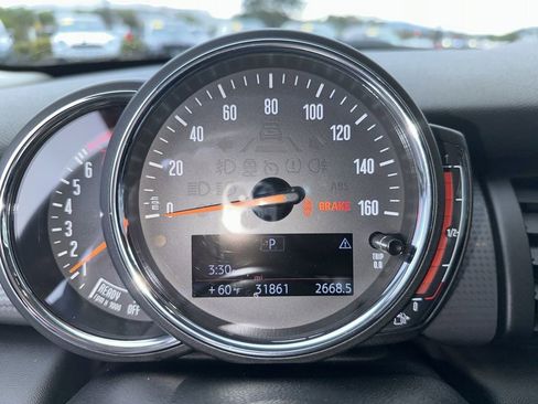 Used 2019 MINI Cooper 2-Door Hardtop image 13