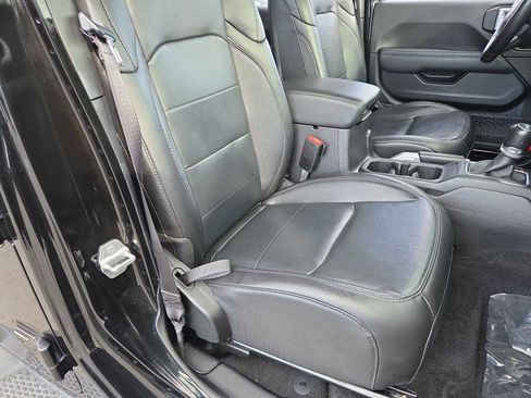 Used 2021 Jeep Wrangler Unlimited Sahara image 23