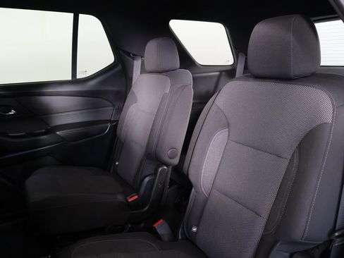 Used 2023 Chevrolet Traverse LT w/ Rear Camera Mirror Package image 35