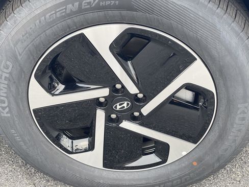 New 2026 Hyundai Ioniq 9 SE image 9