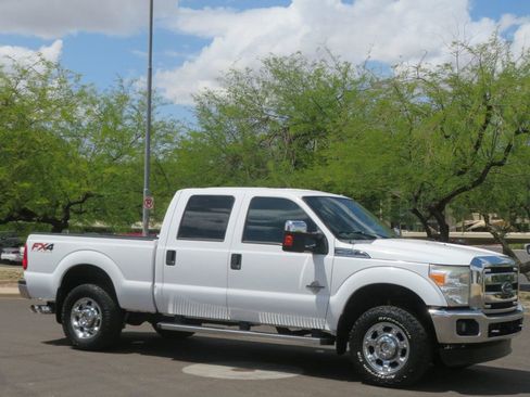 Used 2015 Ford F250 XLT w/ XLT Premium Package AWD/4WD image 4