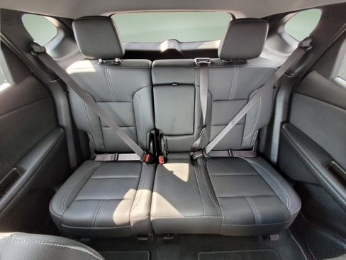 Used 2023 Chevrolet Blazer LT FWD image 19