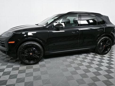 New 2025 Porsche Cayenne image 2