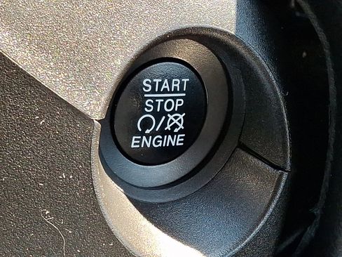 Used 2019 Jeep Compass Latitude AWD/4WD image 22