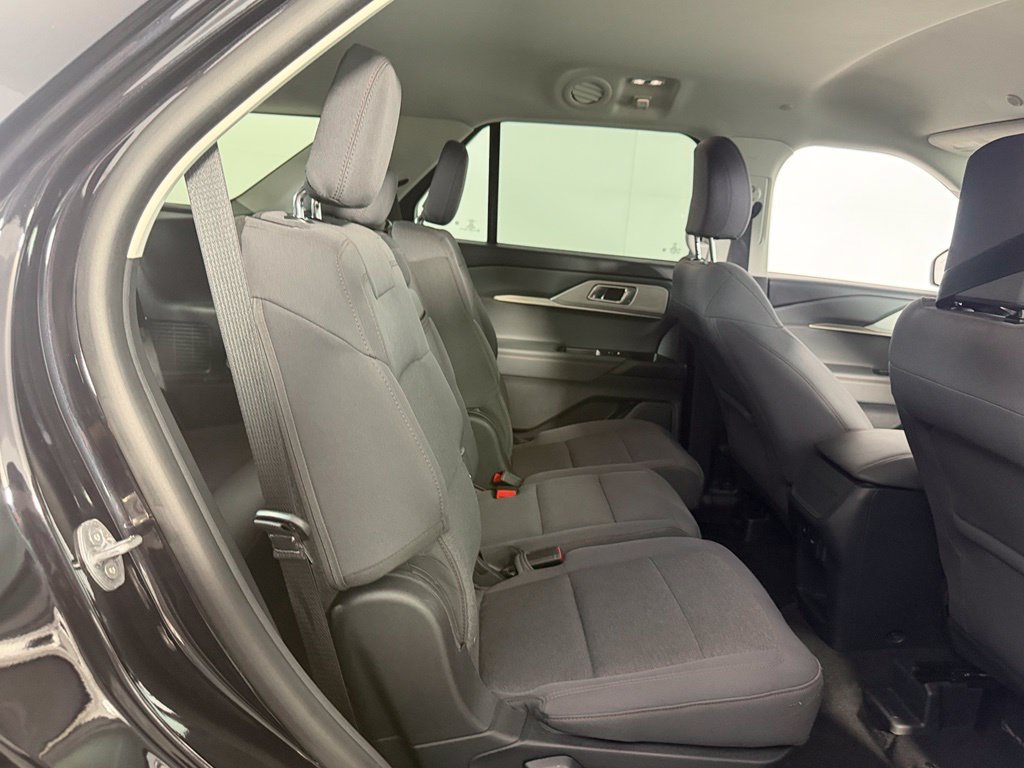 Used 2025 Ford Explorer Active RWD image 15