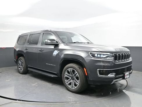 Used 2024 Jeep Wagoneer Series II AWD/4WD image 4