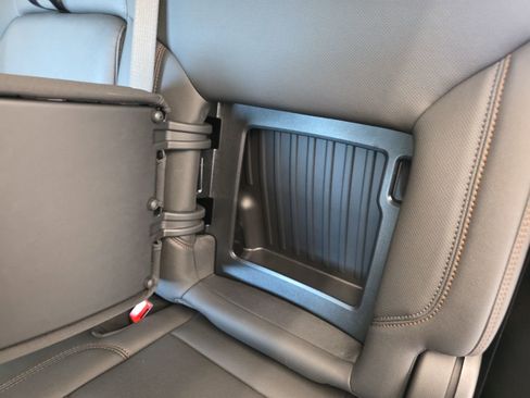 Used 2025 GMC Sierra 1500 AT4 w/ AT4 Premium Package image 31