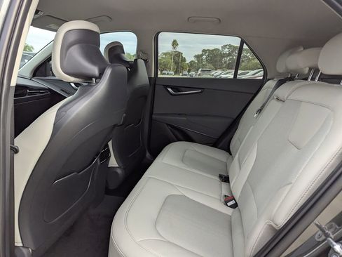 New 2026 Kia Niro EX FWD image 18
