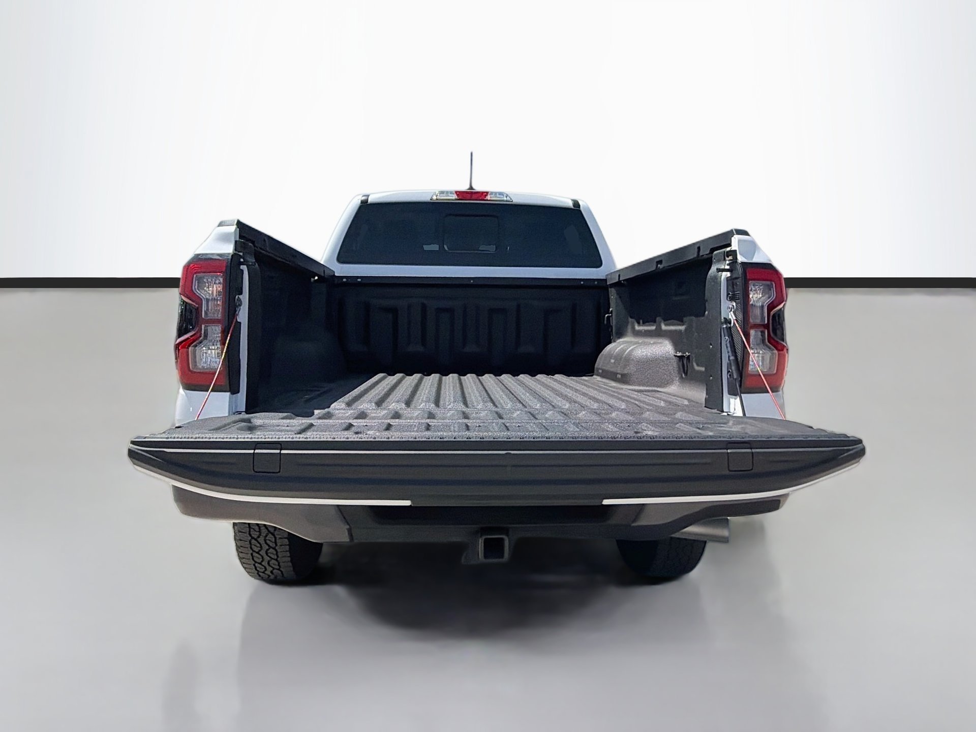 Certified 2025 Ford Ranger XLT w/ Trailer Tow Package RWD image 28