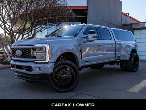 Used 2025 Ford F450 Platinum w/ FX4 Off-Road Package image 5