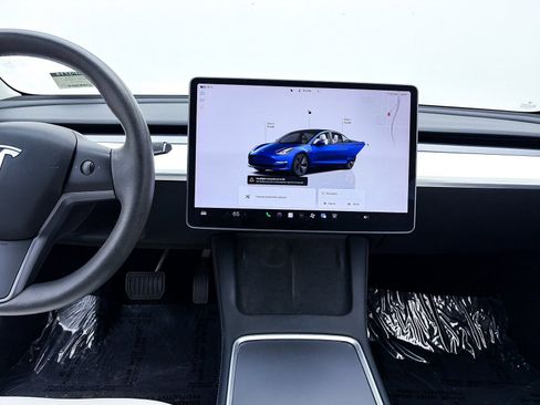 Used 2022 Tesla Model 3 Standard Range image 5
