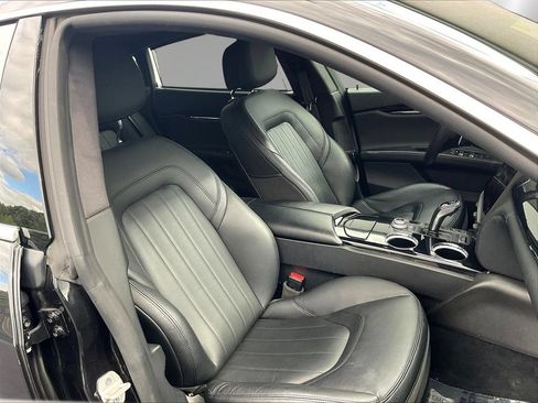 Used 2022 Maserati Quattroporte Modena RWD image 29