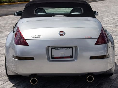 Used 2006 Nissan 350Z Touring RWD image 6
