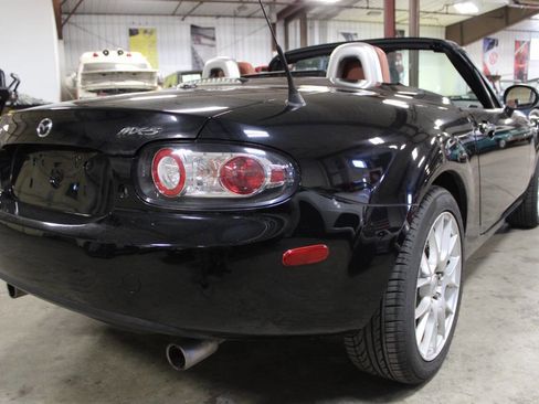 Used 2008 MAZDA MX-5 Miata Grand Touring w/ Premium Pkg image 24