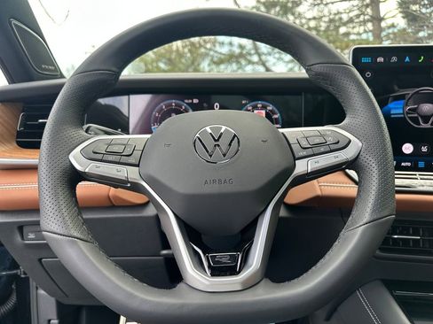 New 2026 Volkswagen Tiguan SEL R-Line AWD/4WD image 7